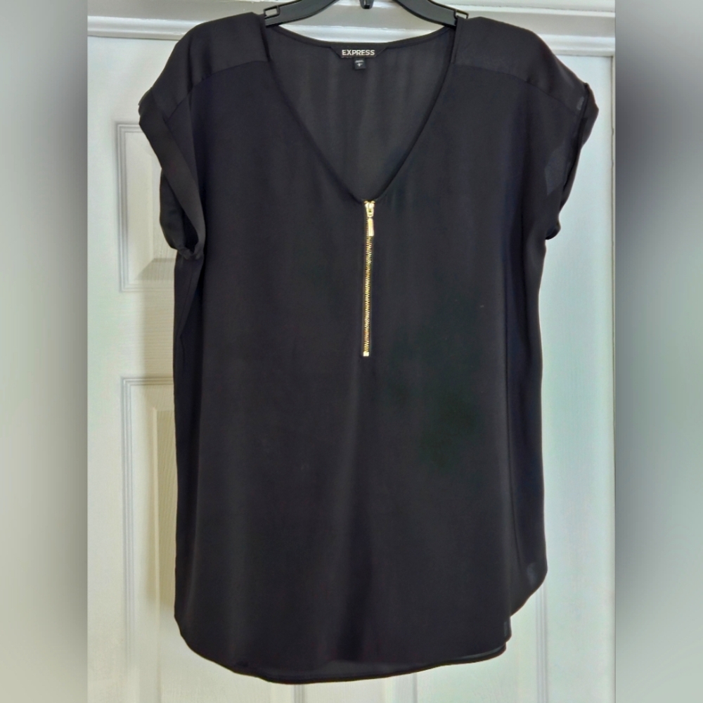 Express Gramercy Tee